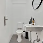 Cozy And Calm - Historic Center With Elevator & Free Parking By Hero Homes * Graz