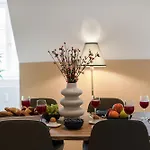 Cozy And Calm - Historic Center With Elevator & Free Parking By Hero Homes Apartment
