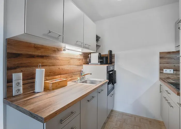 Διαμέρισμα Cozy And Calm - Historic Center With Elevator & Free Parking By Hero Homes