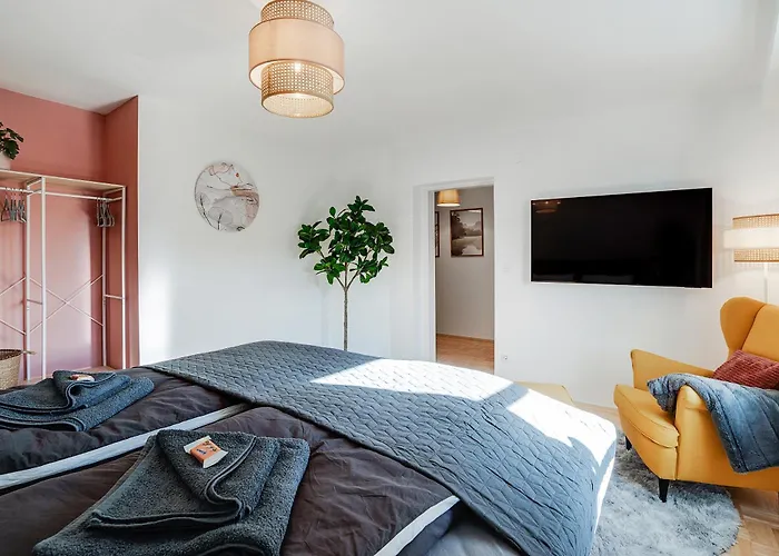 Διαμέρισμα Cozy And Calm - Historic Center With Elevator & Free Parking By Hero Homes