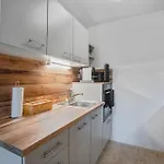 아파트 Cozy And Calm - Historic Center With Elevator & Free Parking By Hero Homes