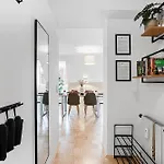 Cozy And Calm - Historic Center With Elevator & Free Parking By Hero Homes 아파트 *