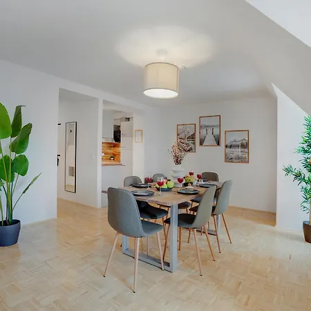 Spacious Quiet Family - 2br & Free Parking In Altstadt By Hero Homes * Graz
