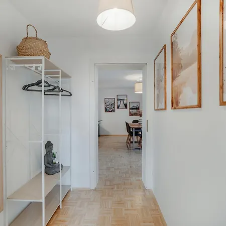 Spacious Quiet Family - 2br & Free Parking In Altstadt By Hero Homes Apartman *