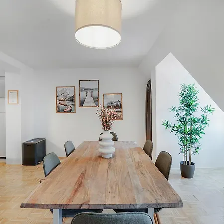 Spacious Quiet Family - 2br & Free Parking In Altstadt By Hero Homes Apartman Graz