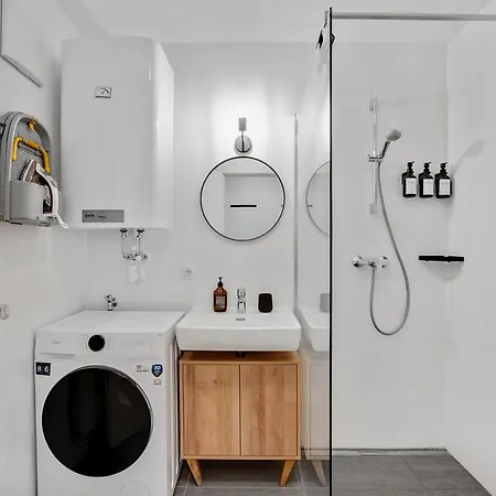 Apartament Cozy And Calm - Historic Center With Free Parking By Hero Homes