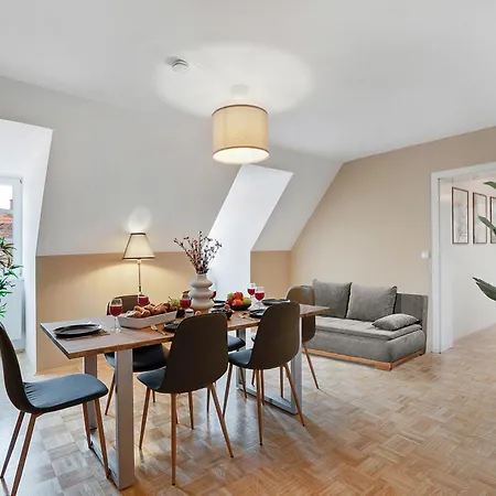 Spacious Quiet Family - 2br & Free Parking In Altstadt By Hero Homes Apartman Graz