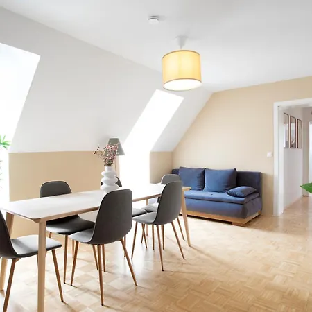 Spacious Quiet Family - 2br & Free Parking In Altstadt By Hero Homes アパート *