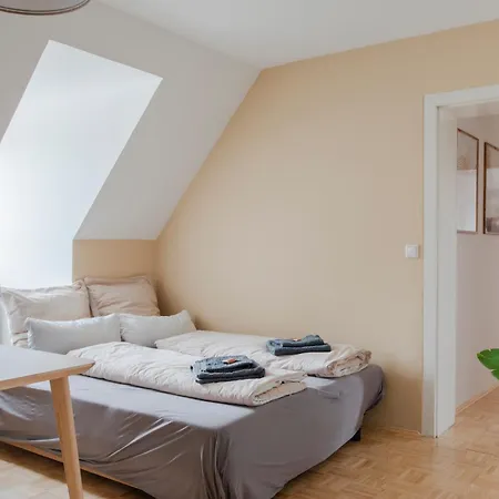 Spacious Quiet Family - 2br & Free Parking In Altstadt By Hero Homes アパート グラーツ