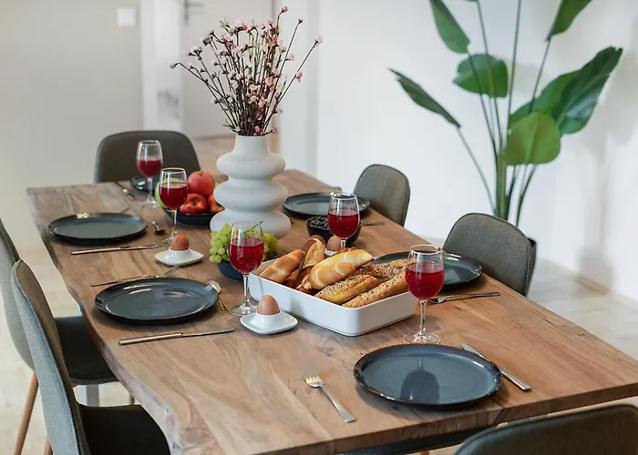 Cozy And Calm - Historic Center With Elevator & Free Parking By Hero Homes *