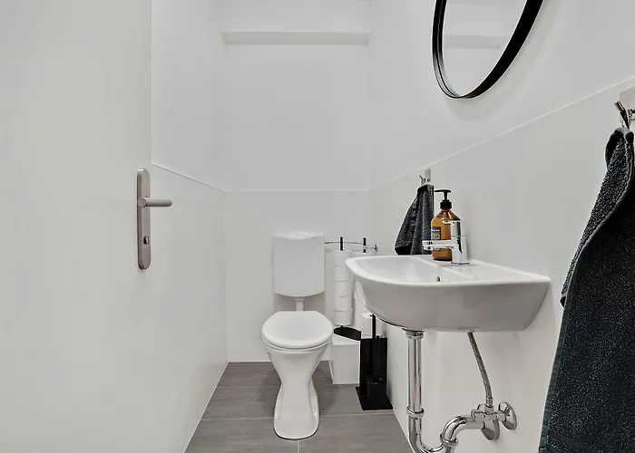 Cozy And Calm - Historic Center With Elevator & Free Parking By Hero Homes * Грац