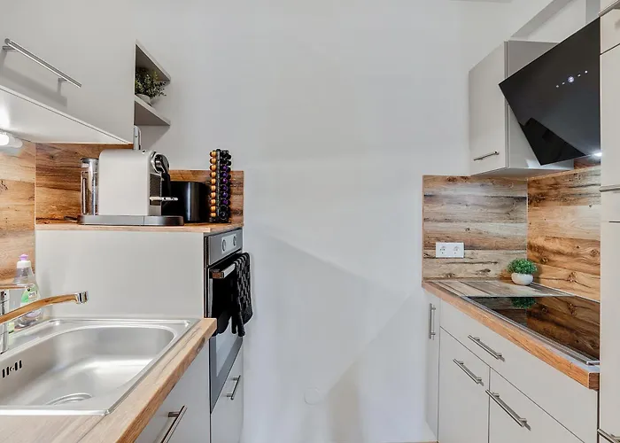 Cozy And Calm - Historic Center With Elevator & Free Parking By Hero Homes *