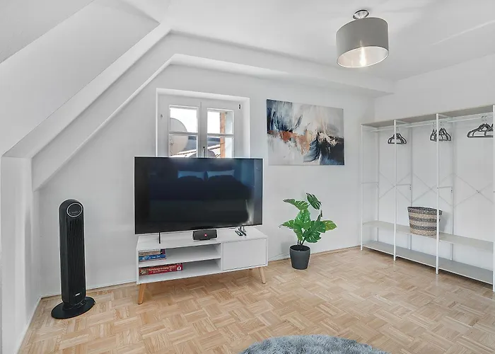 Cozy And Calm - Historic Center With Elevator & Free Parking By Hero Homes Апартаменты